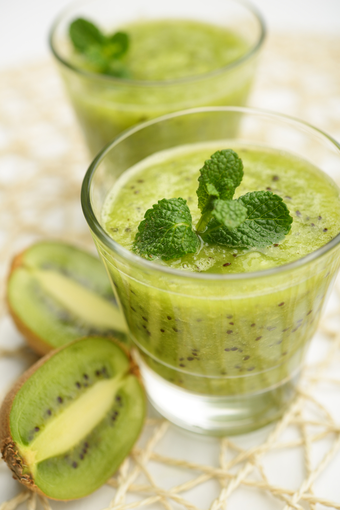 Low Calorie Broccoli Kiwi and Pear Smoothie Nutribullet Recipes