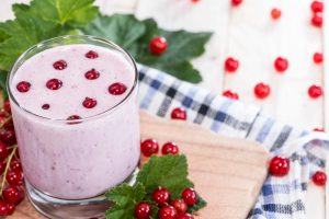 Minty Red Currant Banana Protein Smoothie