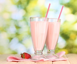 Easy Almond Berry Yogurt Shake Recipe