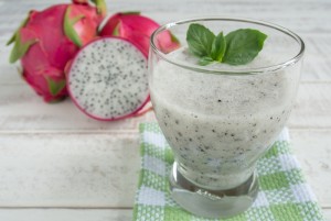 Low Calorie Dragonfruit Almond and Chia Smoothie