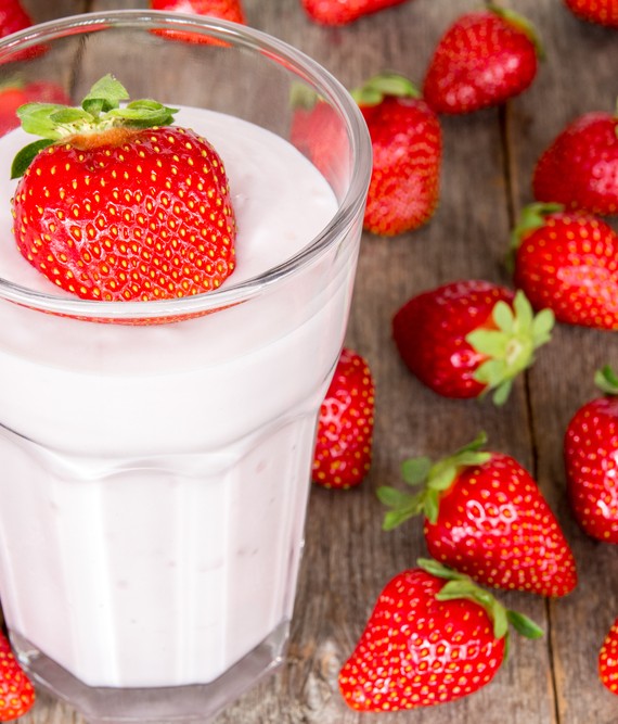 Vanilla Strawberry Protein Smoothie with Chia